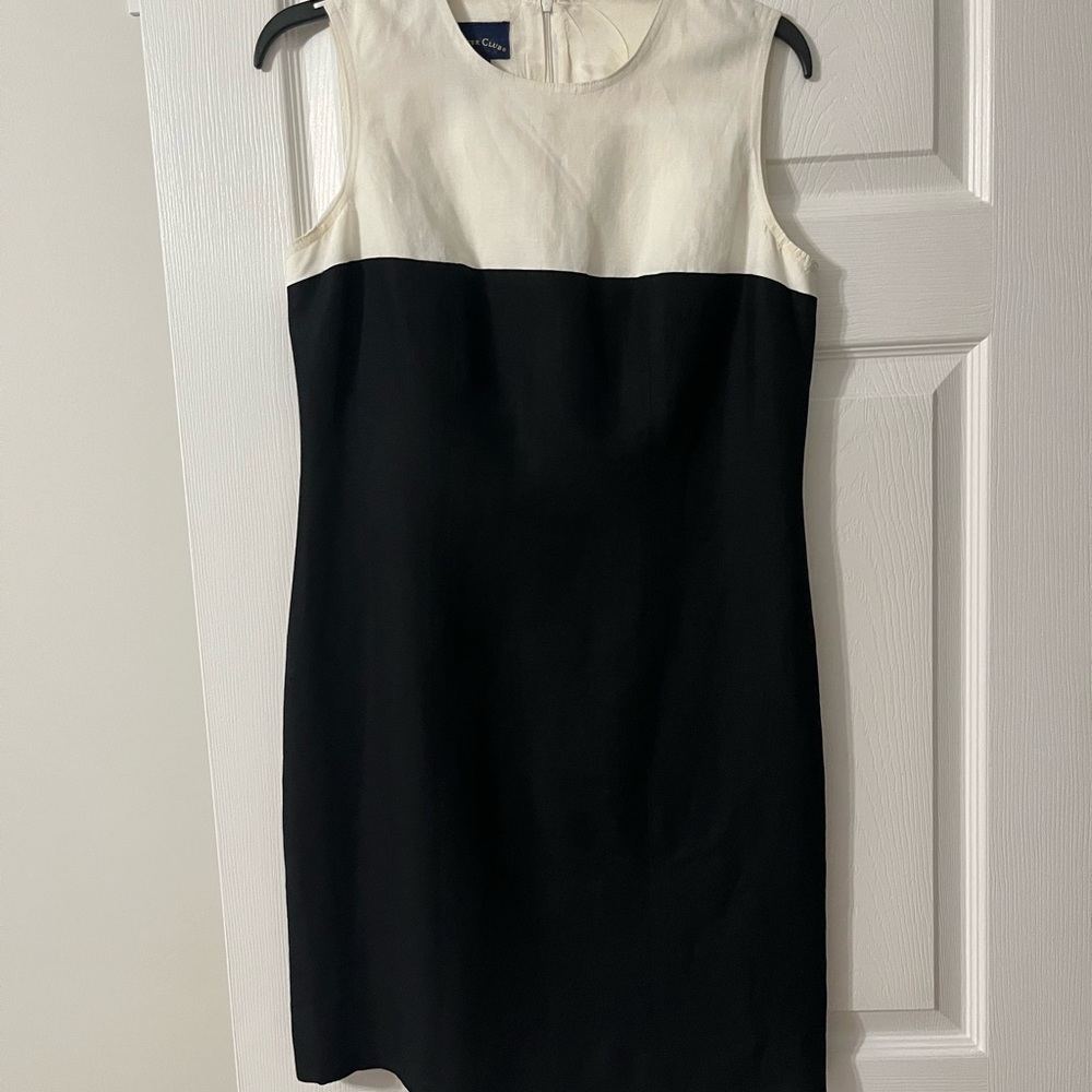 Sheath linen dress.